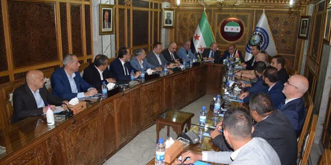 وفد أردني يبحث في دمشق تعزيز التعاون الاقتصادي وتسهيل التجارة بين البلدين