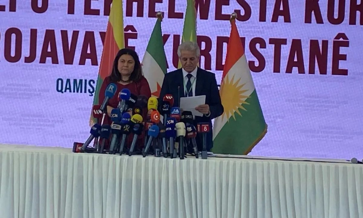 الإدارة الذاتية ترحب بمخرجات "المؤتمر الكردي" وتدعو لسوريا ديمقراطية موحدة