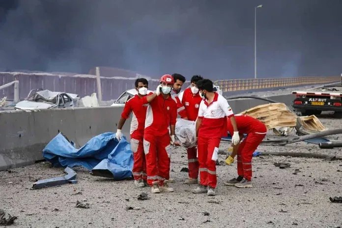 انفجار بندر عباس: إيران تنفي شحنة عسكرية وتتهم إسرائيل بالتورط المحتمل