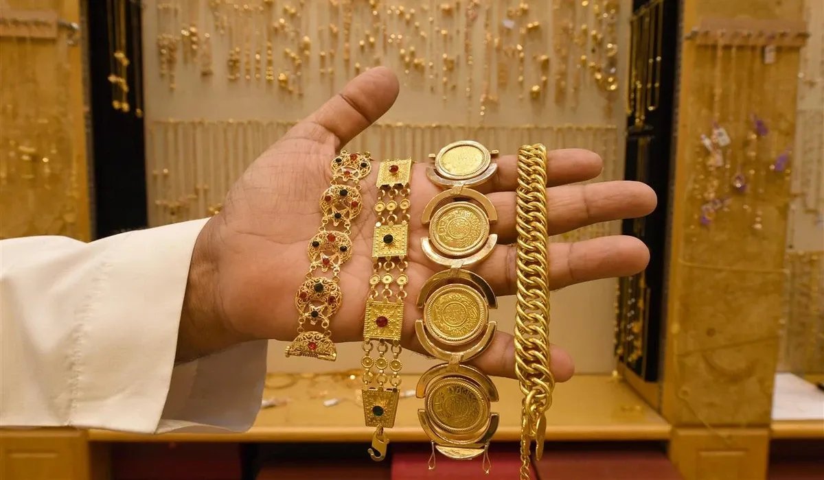 تحذيرات من انهيار الليرة: الذهب في سوريا يقترب من 100 دولار والغرام والدولار قد يلامس 15 ألف ليرة