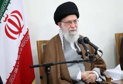 إيران تحت الصدمة: تحقيق في انفجار بندر عباس وسط اتهامات لإسرائيل وحداد عام