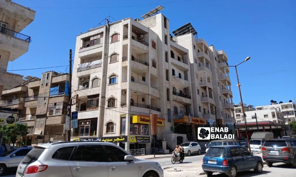 أزمة السكن تتفاقم في إدلب: ارتفاع قياسي للإيجارات يهدد النازحين والمغتربين العائدين
