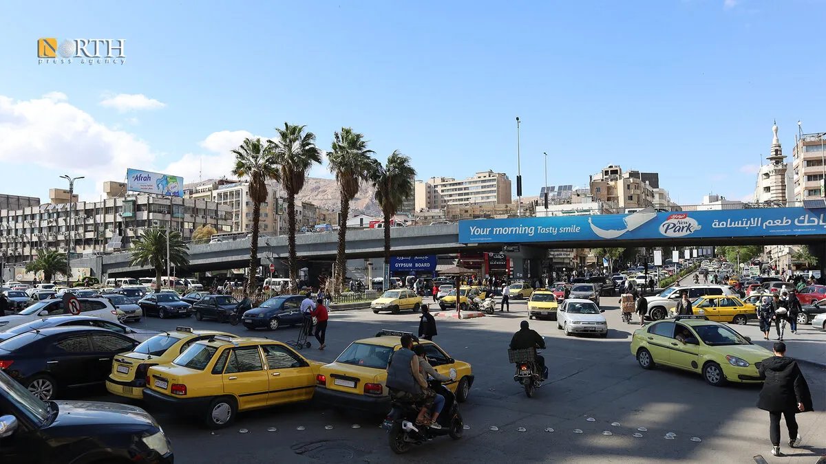 خبير اقتصادي يحذر: الاستيراد العشوائي يدمر الاقتصاد السوري ويهدد الليرة