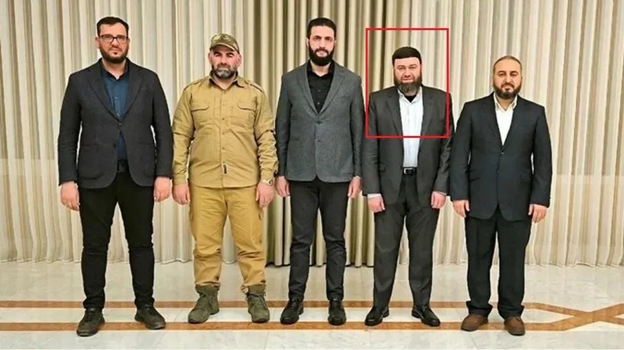 غموض حول اعتقال قائد "جيش الإسلام" في دبي: هل تتجاهل الإمارات طلبات الحكومة السورية؟