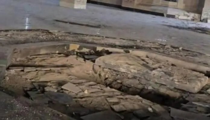 صدمة في سوريا: مسلحون يعبثون بقبر حافظ الأسد وينقلون رفاته إلى مكان غير معلوم