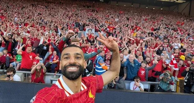 محمد صلاح: من نجريج إلى عرش أنفيلد.. قصة أيقونة غيّرت ليفربول والعالم