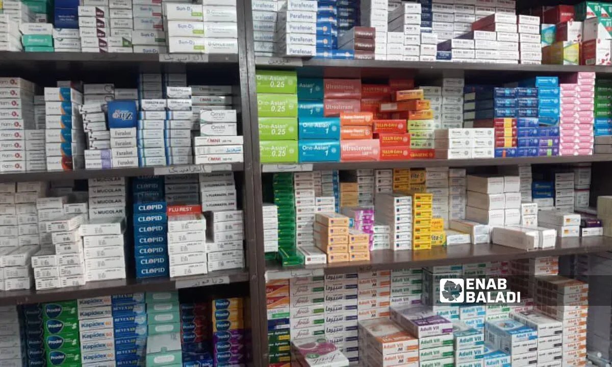 مرضى مزمنون في سوريا يواجهون خطرًا حقيقيًا بعد توقف الدعم الدوائي المجاني