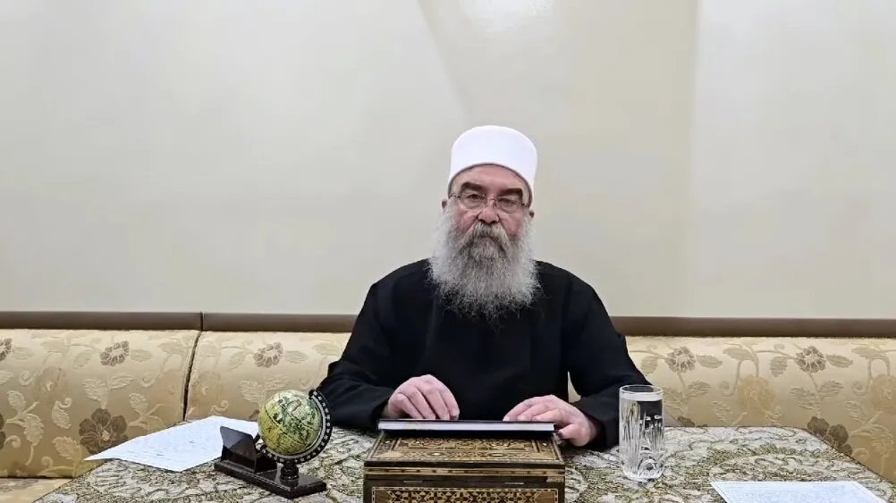 السويداء: الشيخ حكمت الهجري يصدر بيانًا هامًا حول التطورات الأخيرة (فيديو)