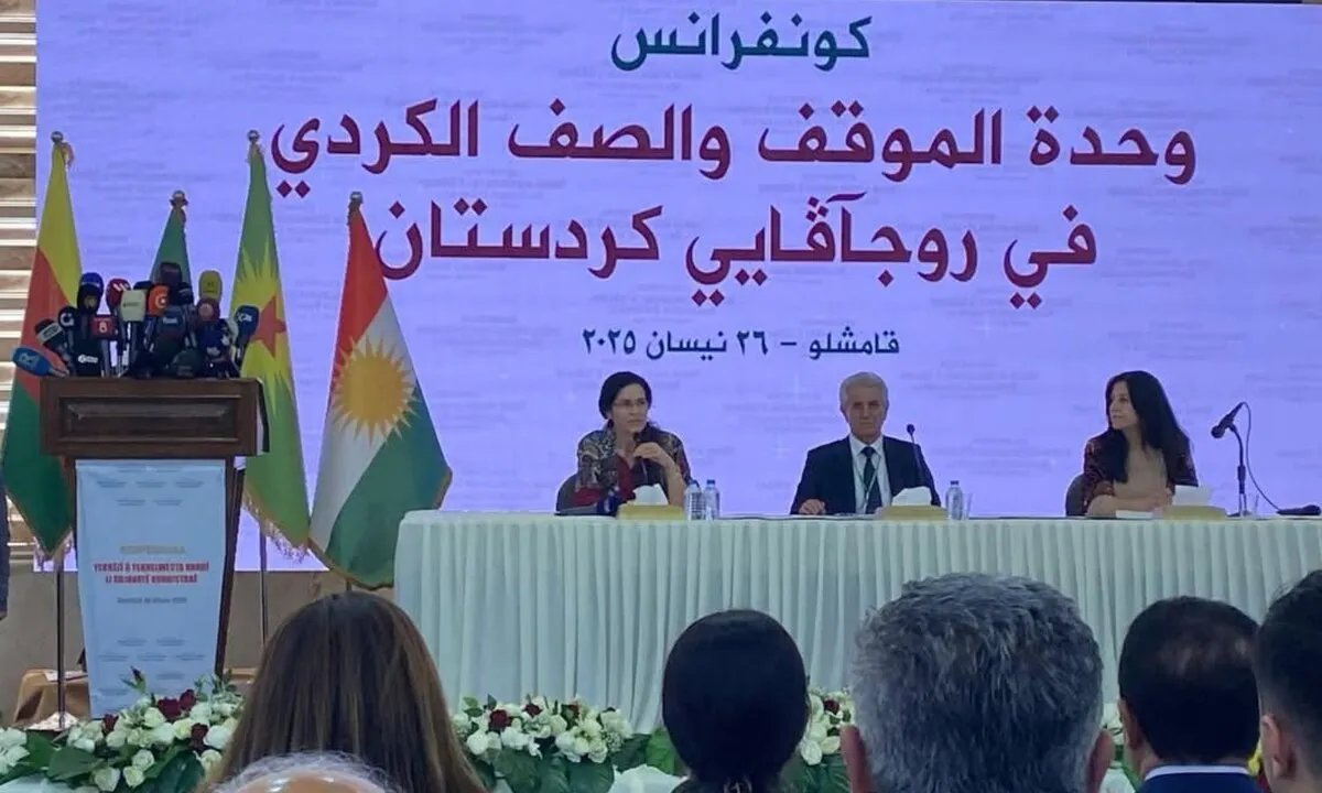 المؤتمر الكردي في القامشلي: مطالب باللامركزية ووفد للتفاوض مع دمشق وسط رفض حكومي