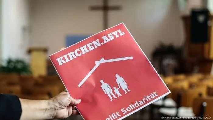 تزايد طلبات اللجوء الكنسي في ألمانيا وسط مخاوف من الترحيل