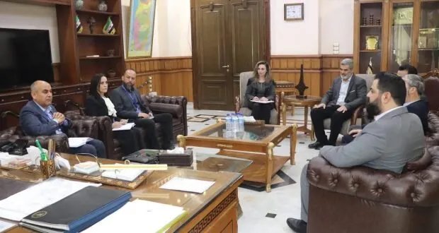 محافظ طرطوس يبحث مع برنامج الأمم المتحدة الإنمائي دعم مشاريع المياه والصرف الصحي والبيئة