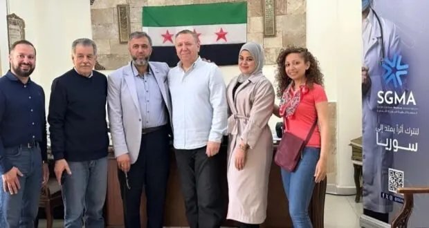 مبادرة "نبضنا واحد": أطباء سوريون من ألمانيا يقدمون خدمات طبية مجانية في اللاذقية