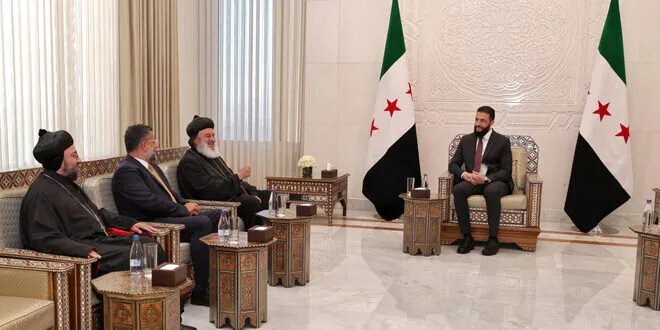 الرئيس الشرع يستقبل وفدًا من الكنيسة السريانية الأرثوذكسية في قصر الشعب بدمشق