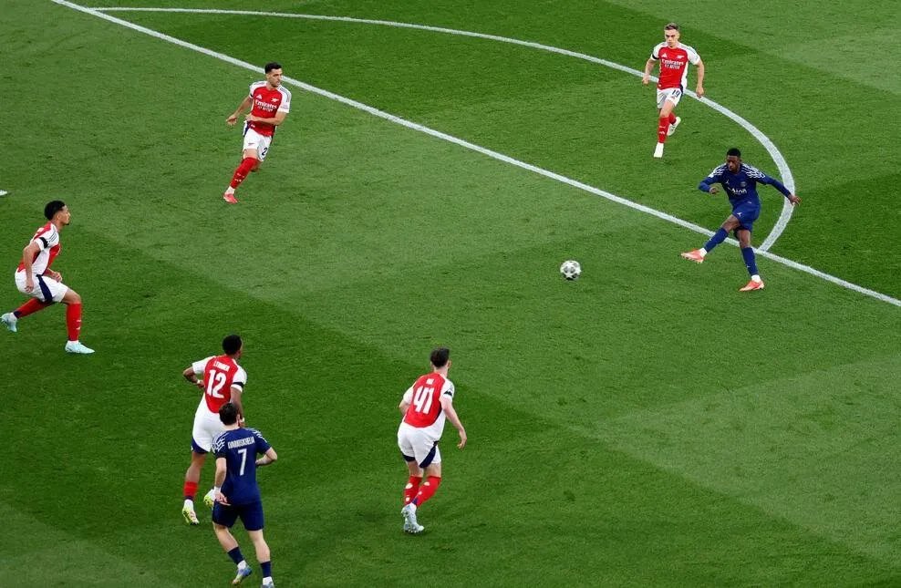 دوري أبطال أوروبا: باريس سان جيرمان يصعق آرسنال في لندن ويضع قدمًا في النهائي