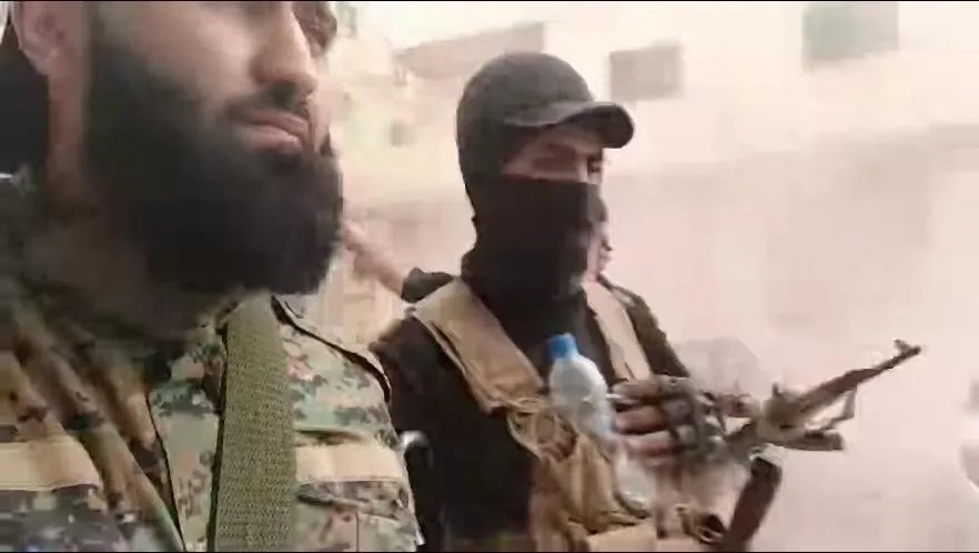 صحنايا تحت القصف: اشتباكات ورعب يخيم على المدنيين ومخاوف من مجازر