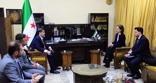 سوريا وبريطانيا تبحثان تطوير التعليم وإعادة إعمار المدارس المتضررة