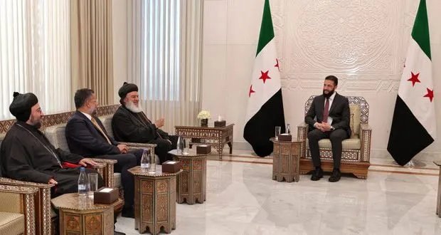 الرئيس الشرع يستقبل وفدًا من الكنيسة السريانية الأرثوذكسية في قصر الشعب بدمشق