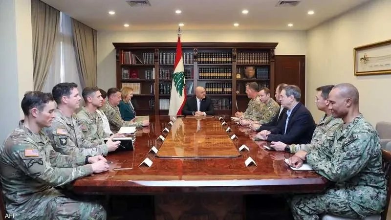 رسالة أمريكية قوية من بيروت: لماذا يعزز بقاء جنرال أمريكي رفيع المستوى الوجود الأمريكي في لبنان؟