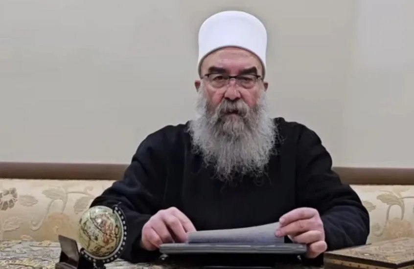 الشيخ حكمت الهجري يطالب بتدخل دولي عاجل ويحمل الحكومة السورية مسؤولية تدهور الأوضاع الأمنية