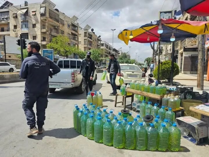 حملة حلب ضد بيع المحروقات العشوائي: نجاح في الأحياء الراقية وتحديات في الشعبية