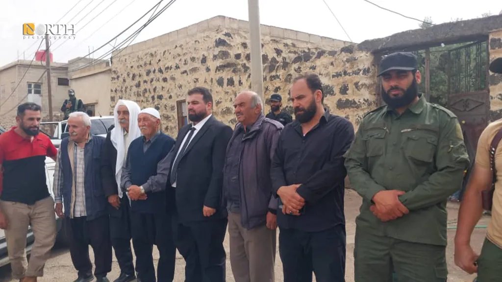 محافظ السويداء يتفقد بلدة الصورة الكبيرة بعد تعرضها لقصف ويؤكد استعادة الأمن