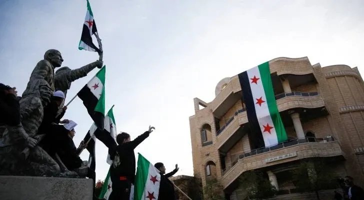 باحث اقتصادي يكشف: تحديات سوريا الاقتصادية وعقبات استعادة التعاون مع المؤسسات المالية الدولية