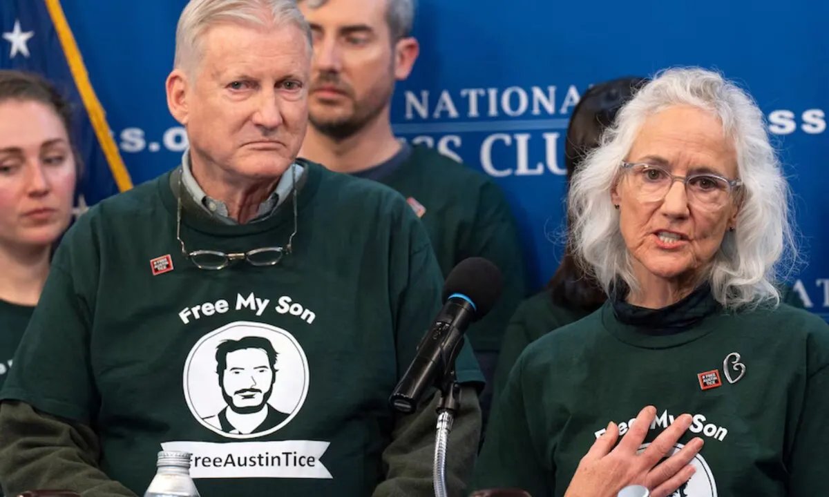 والدة الصحفي الأمريكي المفقود في سوريا: أمريكا كانت تعرف مكان تايس قبل الإطاحة بالأسد